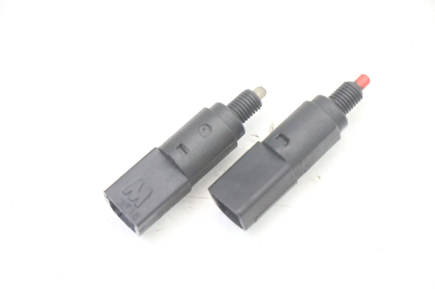 photo de CONTACTEUR FEU STOP PIAGGIO X8 125 (2004 - 2007)
