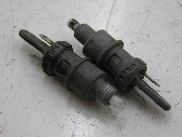 photo de CONTACTEUR FEU STOP PIAGGIO X9 125 (2000 - 2003)