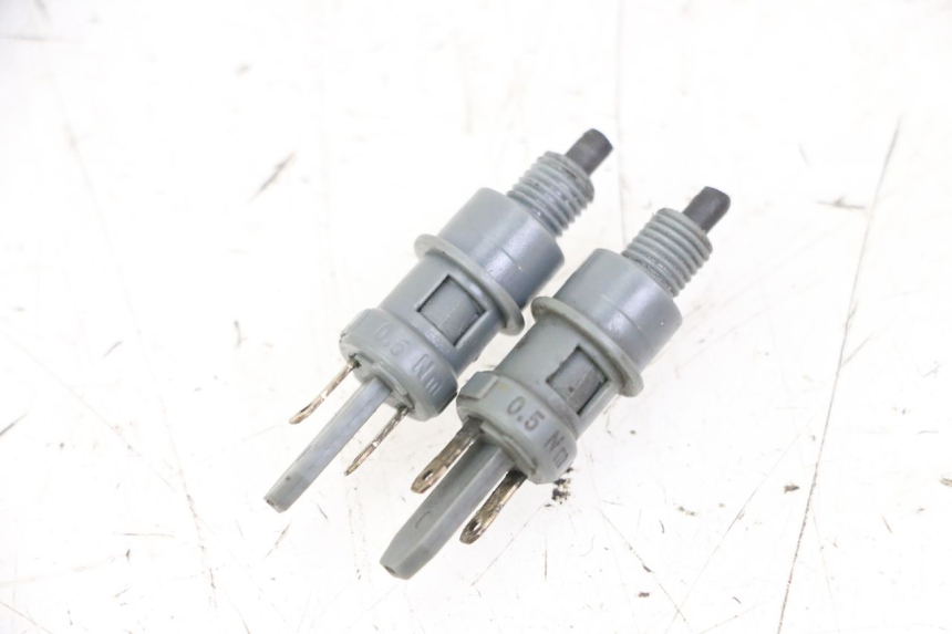 photo de CONTACTEUR FEU STOP PIAGGIO ZIP 2T 50 (2009 - 2019)