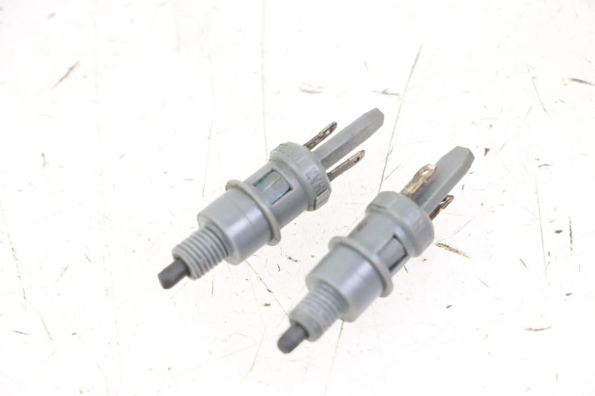 photo de CONTACTEUR FEU STOP PIAGGIO ZIP 2T 50 (2009 - 2019)