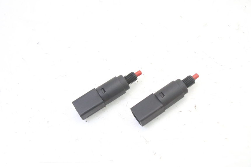 photo de CONTACTEUR FEU STOP GILERA RUNNER SL 50 (2006 - 2009)