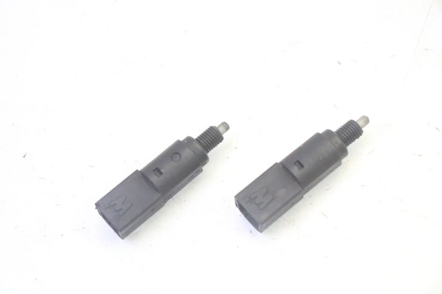 photo de CONTACTEUR FEU STOP GILERA RUNNER SP 50 (2009 - 2017)