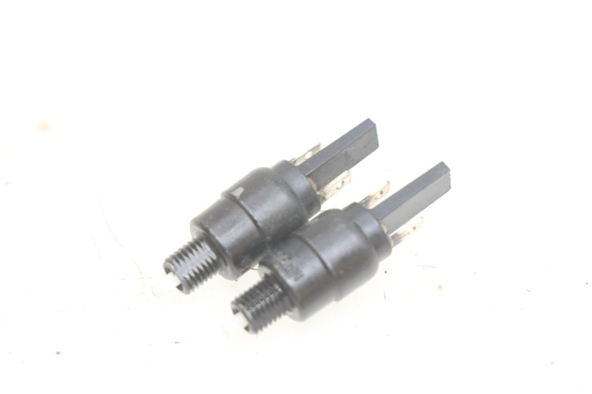 photo de CONTACTEUR FEU STOP APRILIA SCARABEO LIGHT 125 (2007 - 2011)