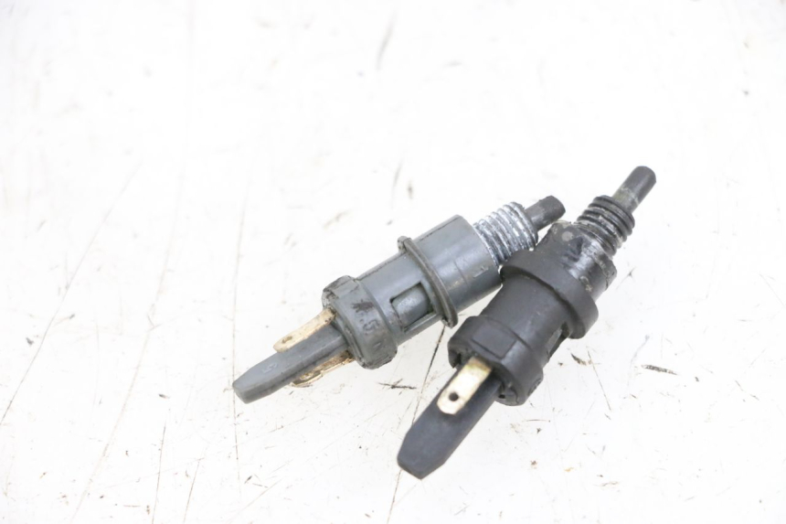 photo de CONTACTEUR FEU STOP PEUGEOT SPEEDFIGHT 4 4T EFI 50 (2021 - 2025) - Détail de la pièce