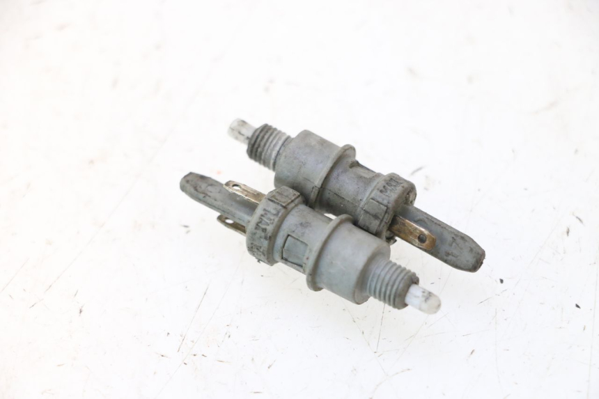 photo de CONTACTEUR FEU STOP PEUGEOT TREKKER TKR 50 (2005 - 2014) - Détail de la pièce