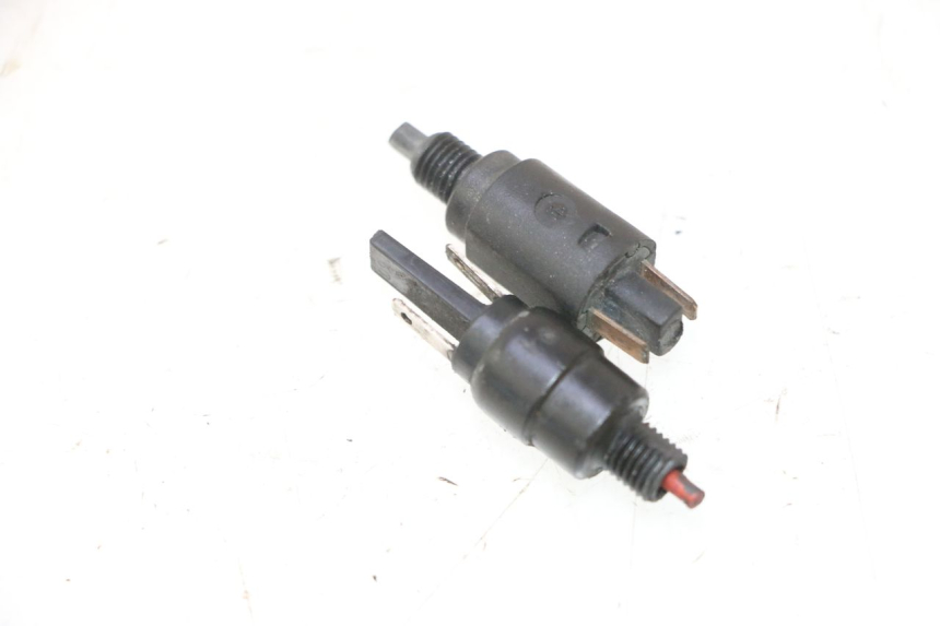 photo de CONTACTEUR FEU STOP PIAGGIO VESPA LX 2T 50 (2005 - 2013) - Détail de la pièce
