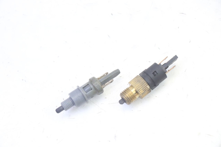 photo de CONTACTEUR FEU STOP PEUGEOT VIVACITY NEW 4T 50 (2008 - 2017)