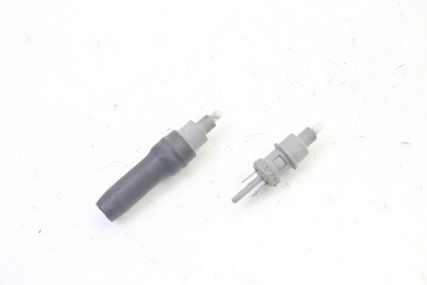 photo de CONTACTEUR FEU STOP PEUGEOT VIVACITY 100 (1999 - 2008) - Détail de la pièce