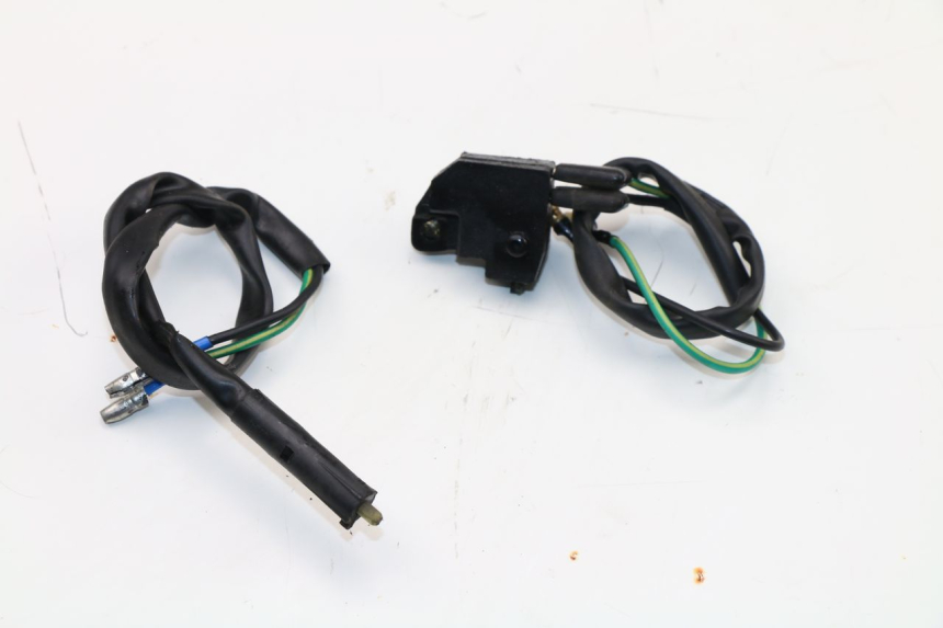 photo de CONTACTEUR FEU STOP WACOX SHENKE 50 (2008 - 2014) - Zoom état d’usage