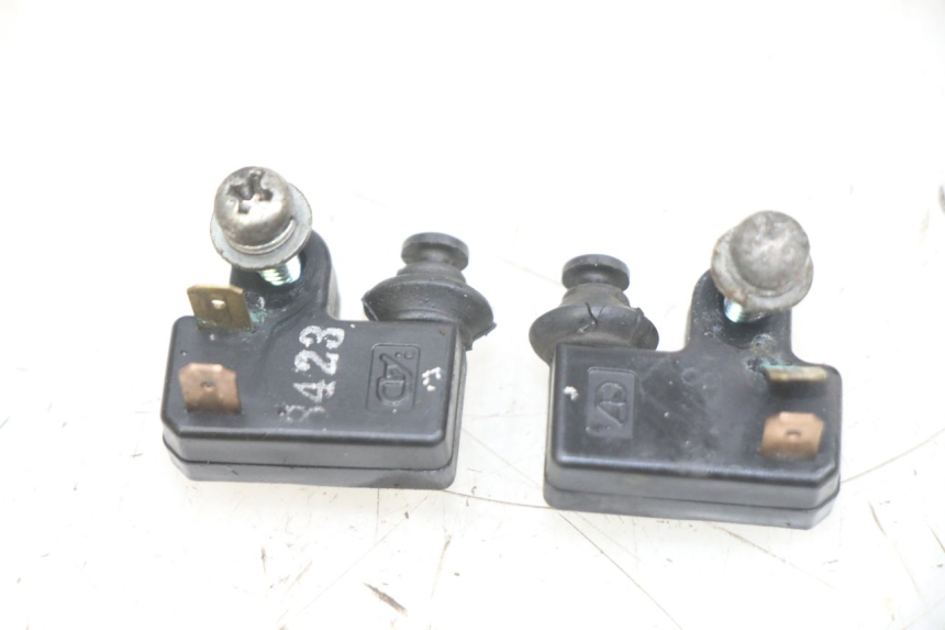 photo de CONTACTEUR FEU STOP YAMAHA X-MAX XMAX 250 (2006 - 2009)