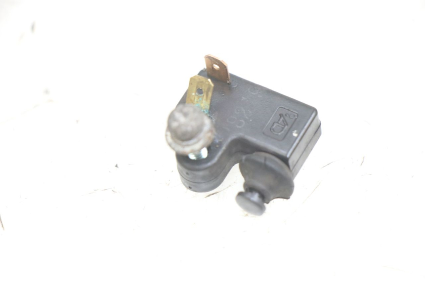 photo de CONTACTEUR FEU STOP YAMAHA X-MAX XMAX 250 (2006 - 2009)