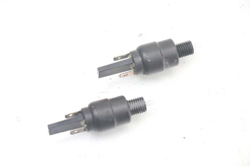 photo de CONTACTEUR FEU STOP PIAGGIO XEVO - X EVO 125 (2007 - 2016) - Détail de la pièce