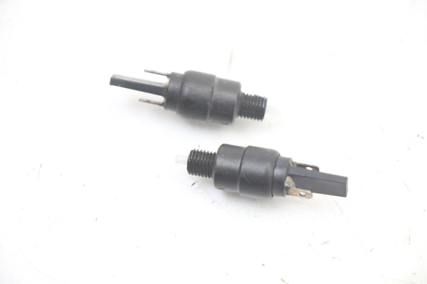 photo de CONTACTEUR FEU STOP PIAGGIO XEVO - X EVO 125 (2007 - 2016) - Zoom état d’usage