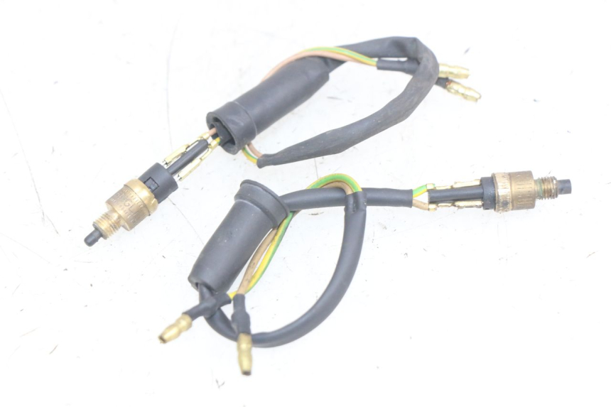 photo de CONTACTEUR FEU STOP YAMAHA YP MAJESTY 125 (1998 - 2001)