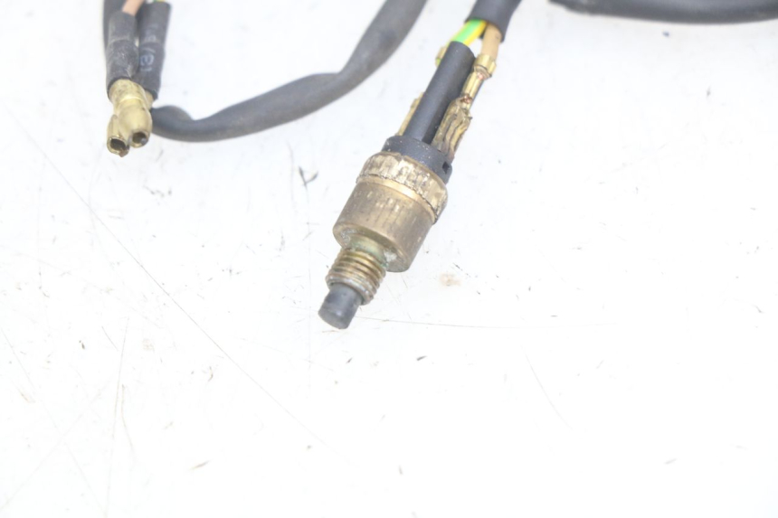 photo de CONTACTEUR FEU STOP YAMAHA YP MAJESTY 125 (1998 - 2001)