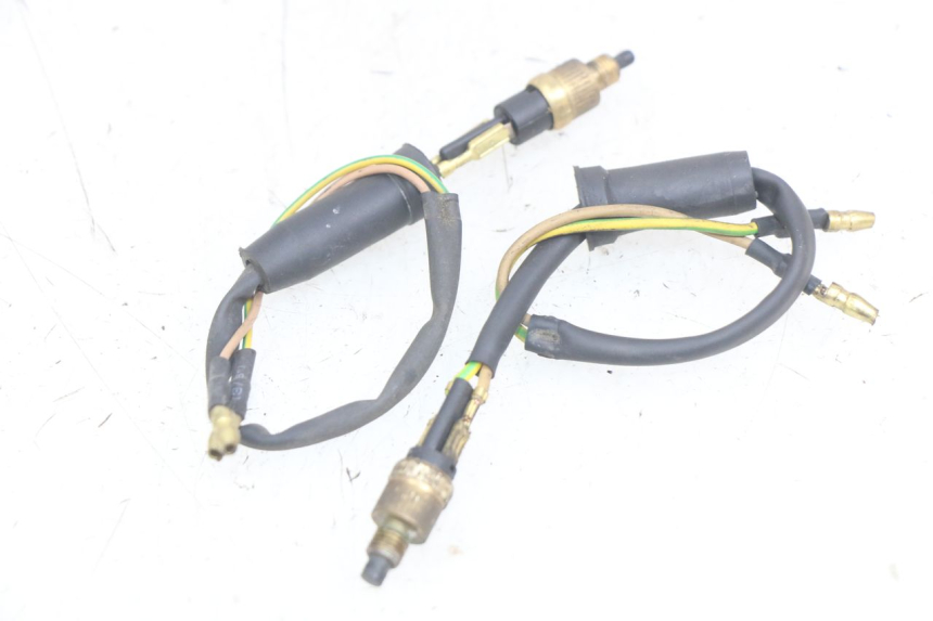 photo de CONTACTEUR FEU STOP YAMAHA YP MAJESTY 125 (1998 - 2001)