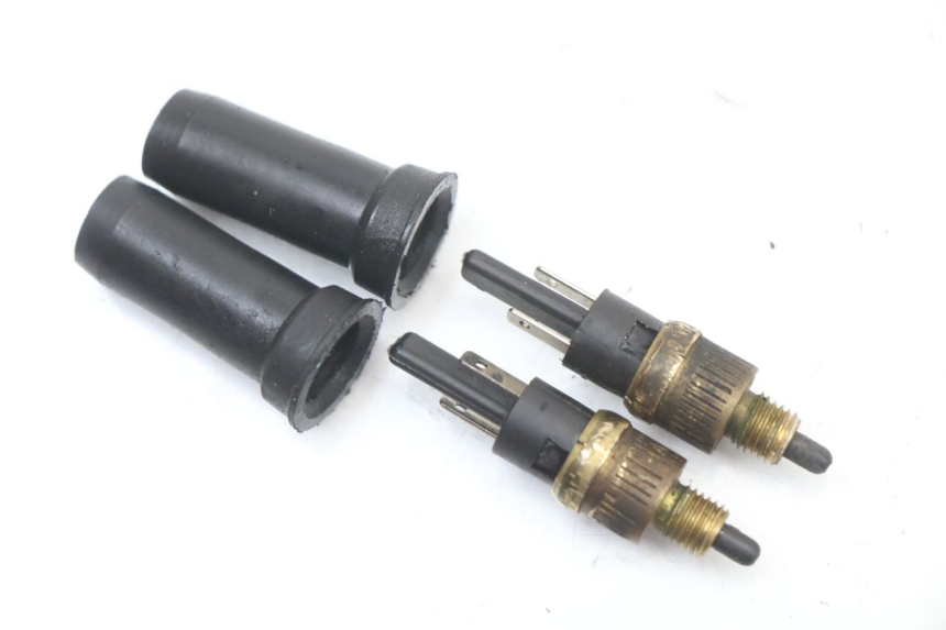 photo de CONTACTEUR FEU STOP YAMAHA YP MAJESTY 125 (2002 - 2006)
