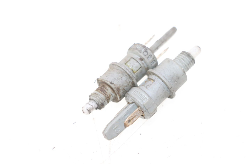 photo de CONTACTEUR FEU STOP YAMAHA YP MAJESTY 125 (1998 - 2001) - Vue principale