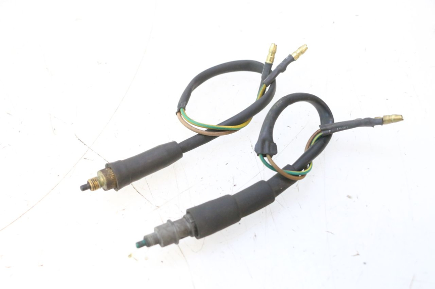photo de CONTACTEUR FEU STOP YAMAHA YP MAJESTY 125 (2007 - 2010) - Zoom état d’usage