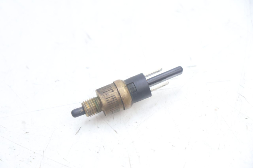 photo de CONTACTEUR FEU STOP YAMAHA YP MAJESTY 125 (2002 - 2006) - Vue principale