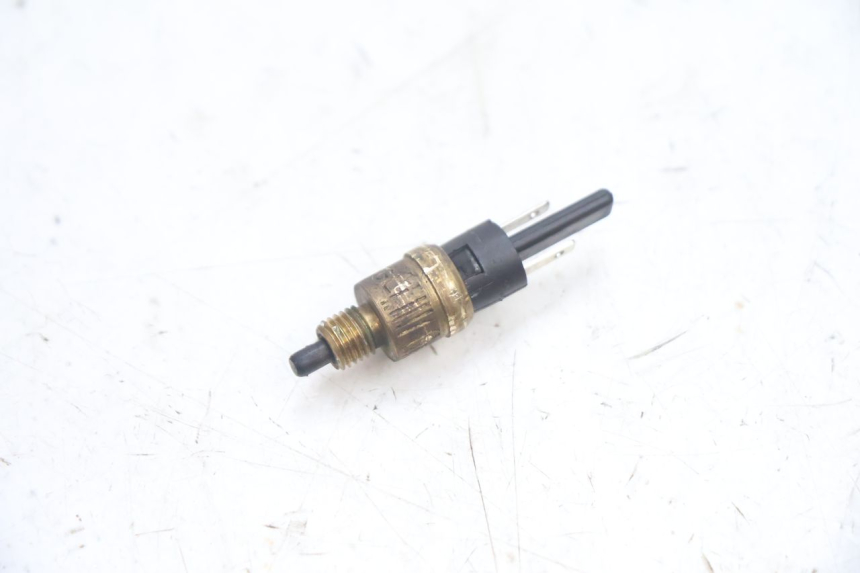 photo de CONTACTEUR FEU STOP YAMAHA YP MAJESTY 125 (2002 - 2006) - Vue principale