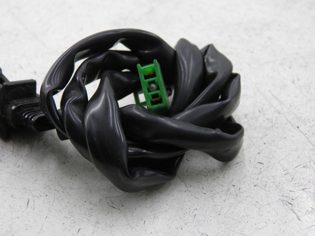 photo de COUPE CONTACT BEQUILLE HONDA FES S-WING SWING ABS 125 (2007 - 2015)