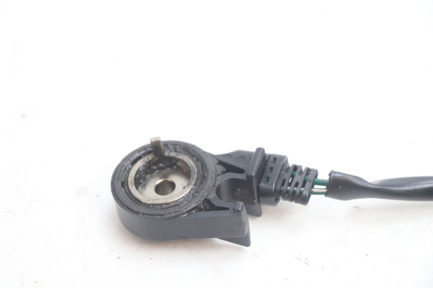 photo de COUPE CONTACT BEQUILLE HONDA CB F HORNET 600 (2005 - 2006) - Gros plan technique