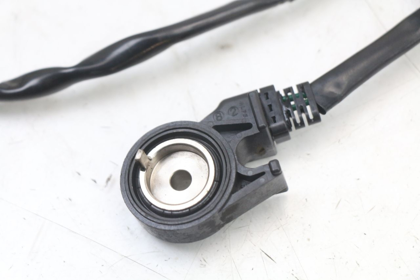 photo de COUPE CONTACT BEQUILLE HONDA FES S-WING SWING 125 (2007 - 2015)