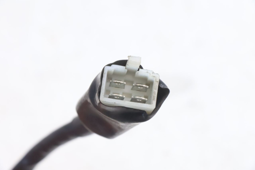 photo de COUPE CONTACT PEUGEOT KISBEE 2T 50 (2010 - 2017) - Gros plan technique