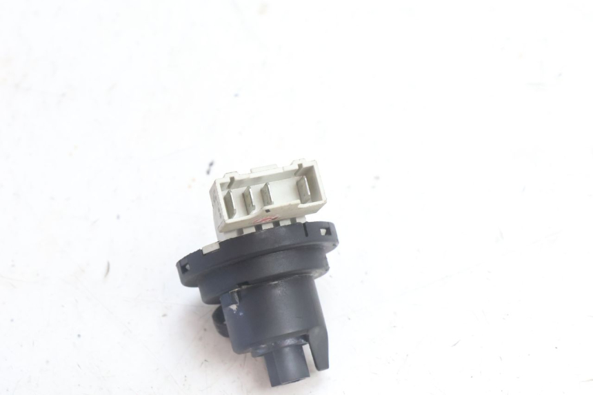 photo de COUPE CONTACT PIAGGIO LIBERTY IGET 4T 50 (2021 - 2025) - Gros plan technique