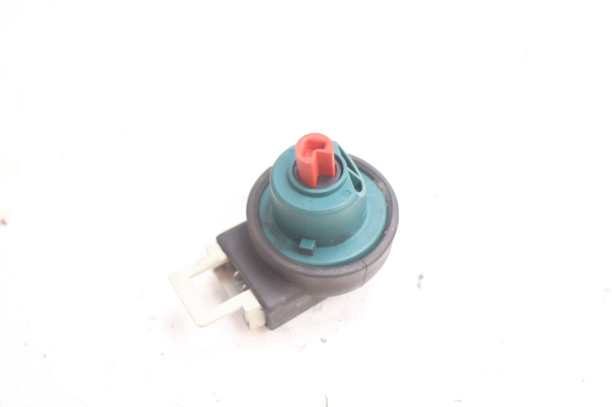 photo de COUPE CONTACT PIAGGIO X9 EVOLUTION 125 (2003 - 2007) - Zoom état d’usage