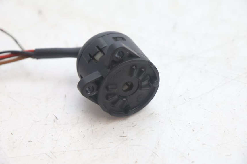 photo de COUPE CONTACT YAMAHA YP MAJESTY 125 (2002 - 2006) - Zoom état d’usage