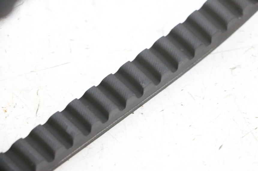 photo de COURROIE PEUGEOT ELYSEO 125 (1999 - 2004) - Zoom état d’usage