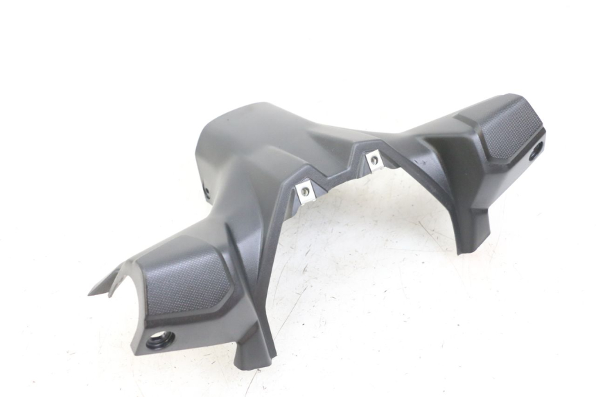 photo de COUVRE GUIDON ARRIERE YAMAHA AEROX 2T 50 (2013 - 2017) - Détail de la pièce