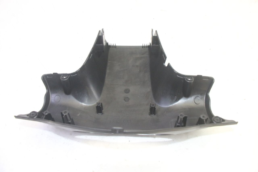 photo de COUVRE GUIDON ARRIERE KYMCO AGILITY 4T 50 (2018 - 2022) - Gros plan technique