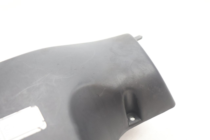 photo de COUVRE GUIDON ARRIERE KYMCO AGILITY 4T 50 (2005 - 2018) - Gros plan technique