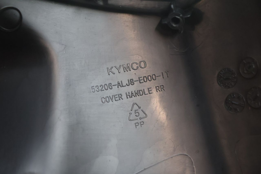 photo de COUVRE GUIDON ARRIERE KYMCO AGILITY CITY 2T 50 (2008 - 2016) - État de surface