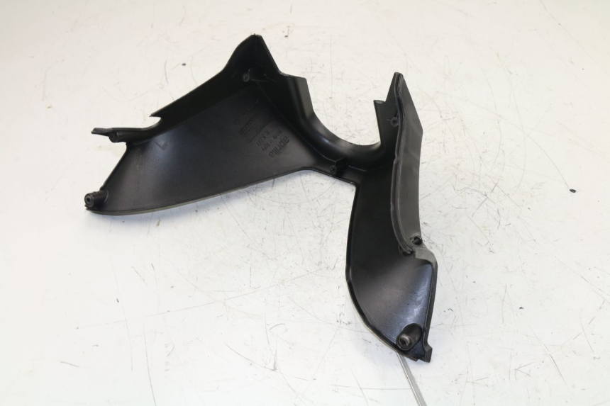 photo de COUVRE GUIDON ARRIERE APRILIA ATLANTIC 125 (2003 - 2009)