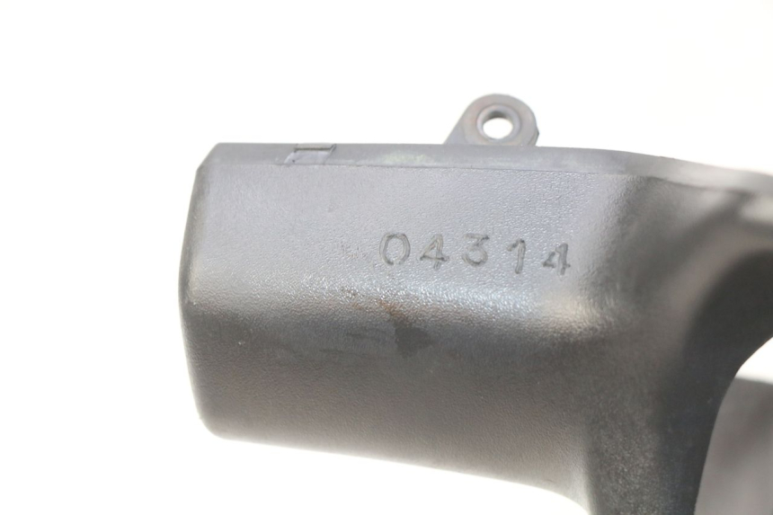 photo de COUVRE GUIDON ARRIERE MBK BOOSTER NEXT GENERATION 50 (1995 - 1998)