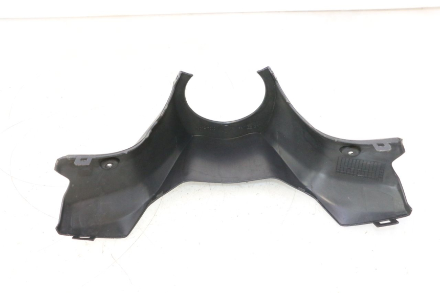 photo de COUVRE GUIDON ARRIERE SUZUKI BURGMAN 125 (2007 - 2014) - Détail de la pièce