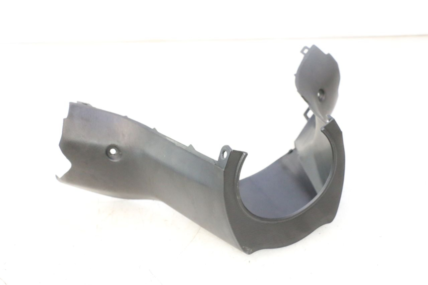 photo de COUVRE GUIDON ARRIERE SUZUKI BURGMAN 125 (2007 - 2014) - Gros plan technique