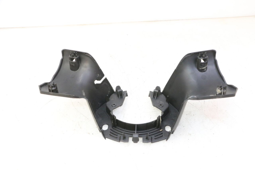 photo de COUVRE GUIDON ARRIERE PEUGEOT CITYSTAR 50 (2013 - 2017)