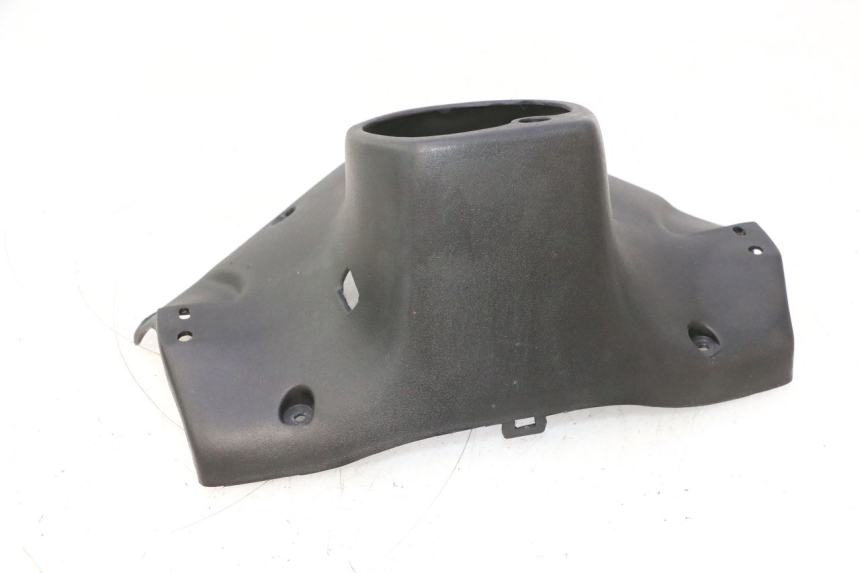 photo de COUVRE GUIDON ARRIERE KEEWAY FOCUS 50 (2006 - 2009) - Détail de la pièce