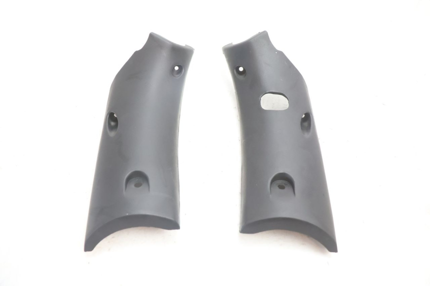 photo de COUVRE GUIDON ARRIERE KYMCO GRAND DINK 125 (2008 - 2014) - Vue principale