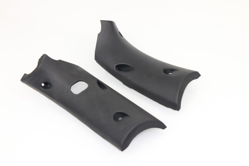 photo de COUVRE GUIDON ARRIERE KYMCO GRAND DINK 125 (2002 - 2007)