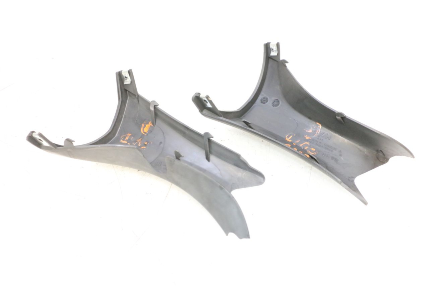 photo de COUVRE GUIDON ARRIERE SYM GTS EVO 125 (2009 - 2013) - Autre angle de vue