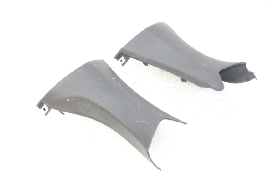 photo de COUVRE GUIDON ARRIERE SYM JOYMAX 125 (2010 - 2017)