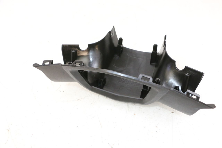 photo de COUVRE GUIDON ARRIERE PEUGEOT KISBEE 4T 50 (2010 - 2017) - Détail de la pièce