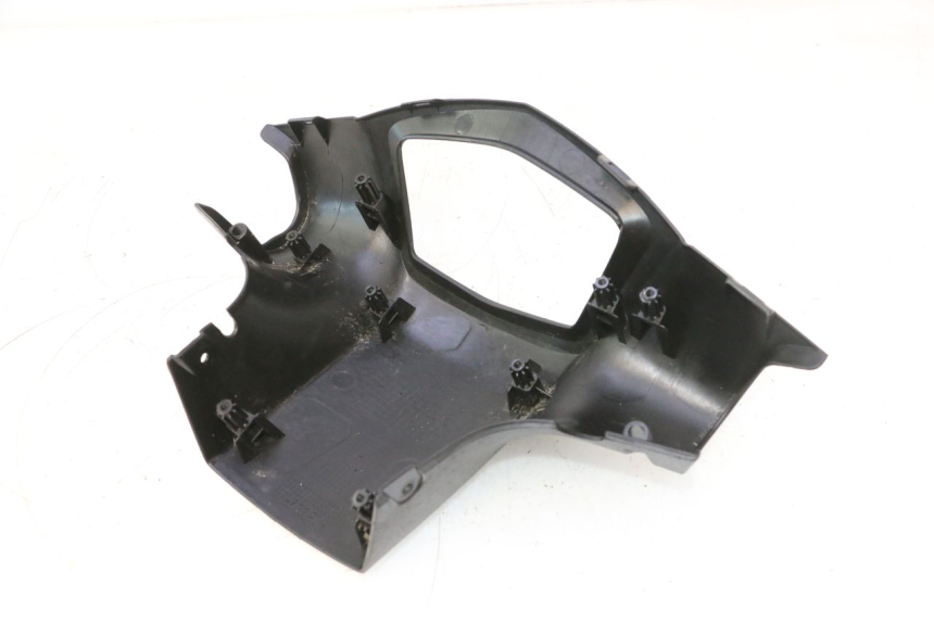 photo de COUVRE GUIDON ARRIERE PEUGEOT KISBEE 4T 50 (2023 - 2026) - État de surface