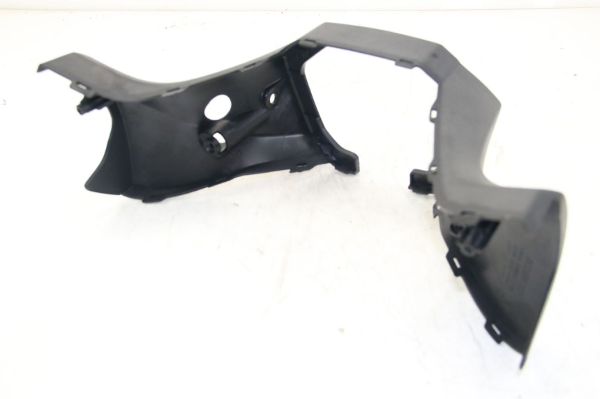 photo de COUVRE GUIDON ARRIERE KYMCO DOWNTOWN ABS 125 (2015 - 2017)